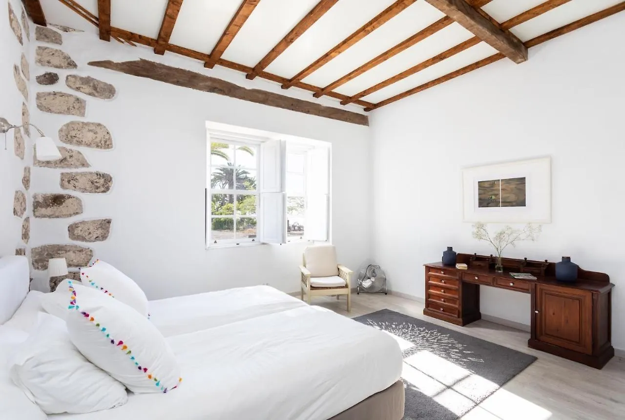Detached Villa With Garden, Heated And Private Pool, Sea View, Parking Free Tijoco de Abajo